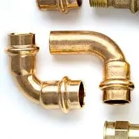 Латунный отвод муфтовый 20 мм купить Севастополь